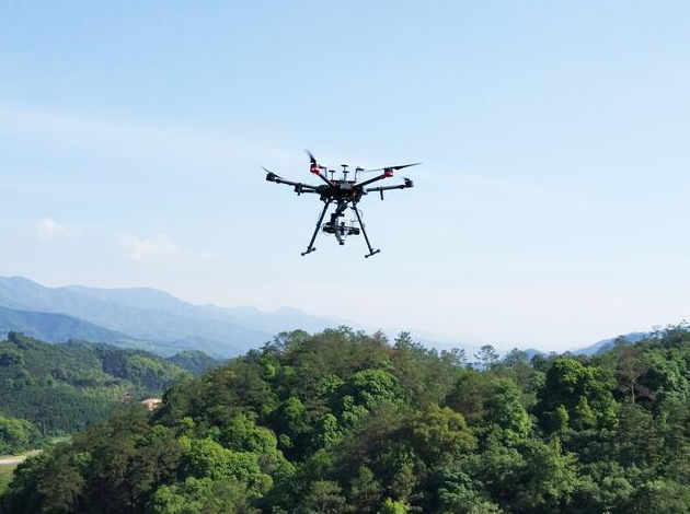 無(wú)人機(jī)為大山量“體溫” 硬核科技防山火(圖1) 無(wú)人機(jī)為大山量“體溫” 硬核科技防山火(圖1)