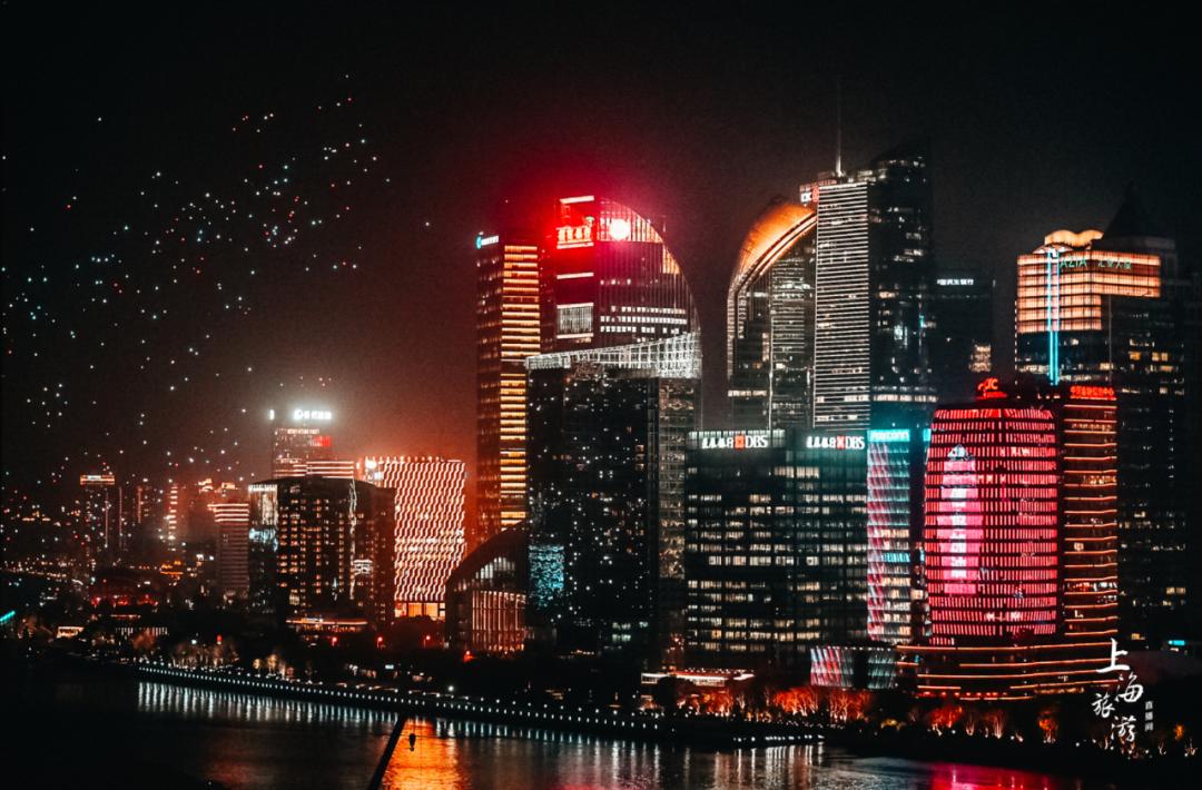 數百架光影無人機亮相黃浦江、蘇州河交匯處(圖9)