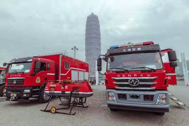 旋翼無人機實現了在百米以上高層建筑滅火(圖4) 旋翼無人機實現了在百米以上高層建筑滅火(圖4)