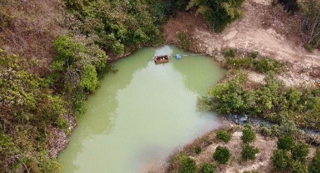 龍門(mén)縣水利局采用無(wú)人機(jī)打擊違法采砂(圖1) 龍門(mén)縣水利局采用無(wú)人機(jī)打擊違法采砂(圖1)