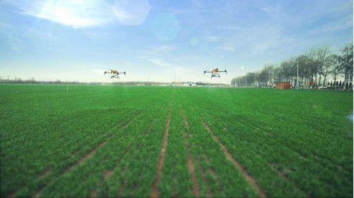 工業(yè)無人機(jī)可以應(yīng)用在哪些行業(yè)中?(圖1) 植保無人機(jī)